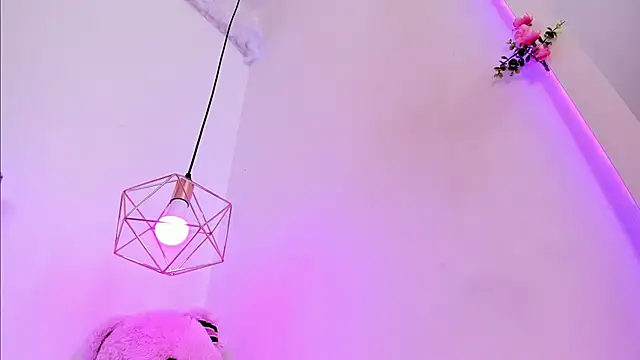 Nara Pink online show from 4, 11, 2025