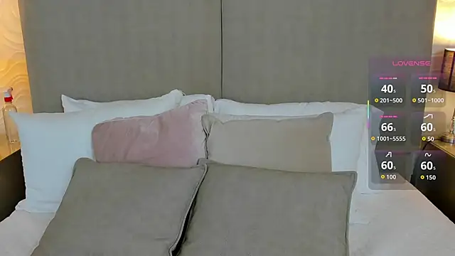 baby naomy online show from 24, 10, 2025