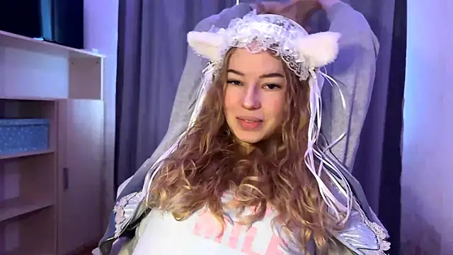 LunaCrave online show from 24, 10, 2025