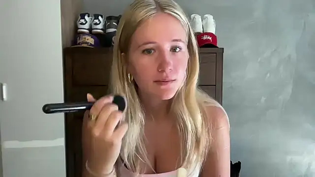 Snapshot of itssosierra chatting on 12, 3, 2026 itssosierra online show from 12, 3, 2026