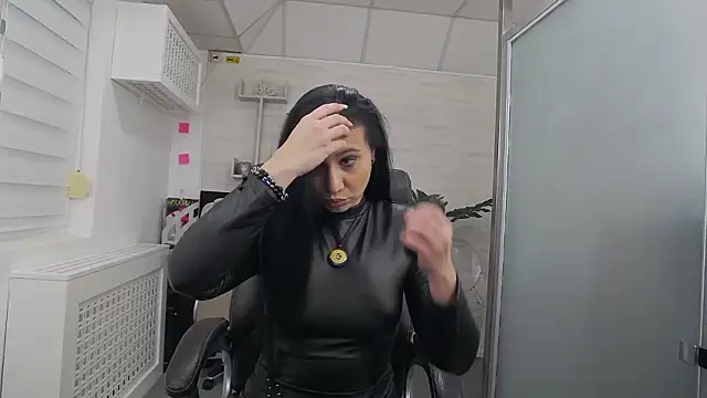 YaraXCox online show from 10, 2, 2026