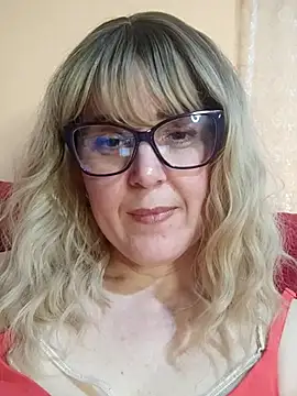 Amelialove42 online show from 9, 5, 2026