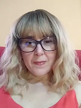 Amelialove42 online show from 15, 5, 2026