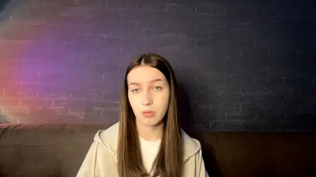 Snapshot of LingNikkel chatting on 1, 11, 2025 LingNikkel online show from 1, 11, 2025