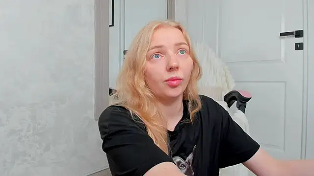 Snapshot of SundyRose chatting on 23, 5, 2026 SundyRose online show from 23, 5, 2026