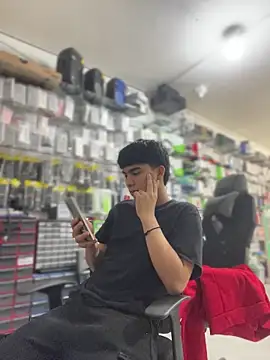 Snapshot of HarmonicOdour chatting on 4, 11, 2025 HarmonicOdour online show from 4, 11, 2025