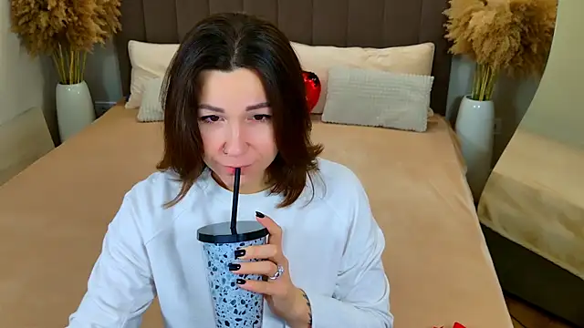 EdenSolis online show from 8, 3, 2026