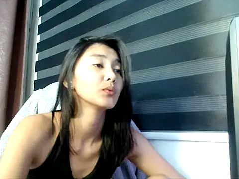 Snapshot of De_amore chatting on 27, 10, 2025 De amore online show from 27, 10, 2025