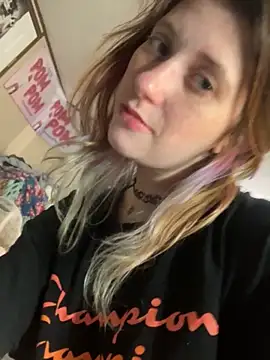 Snapshot of Mustbethemoney1234 chatting on 24, 11, 2025 Mustbethemoney1234 online show from 24, 11, 2025