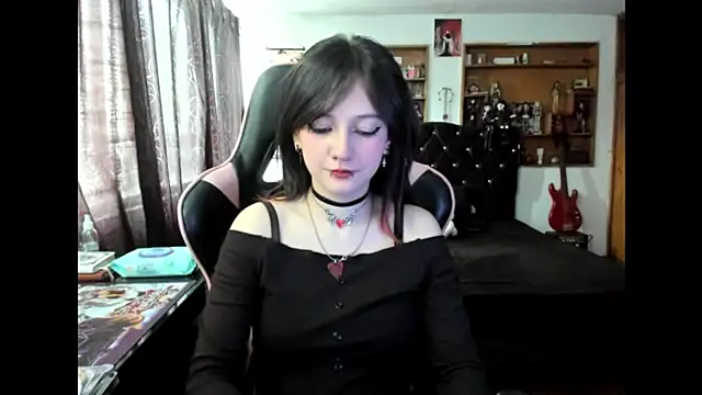 Maki Zein  online show from 13, 11, 2025