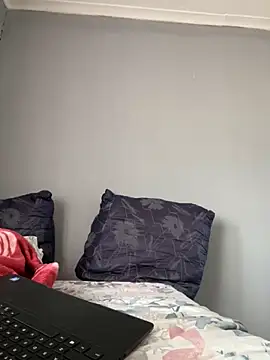 Wildpineapple online show from 8, 11, 2025