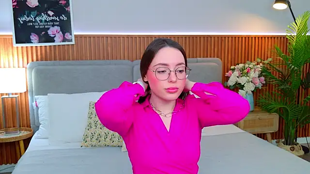 Snapshot of JulliRoss chatting on 26, 4, 2026 JulliRoss online show from 26, 4, 2026