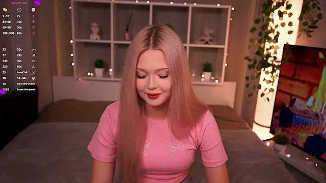 KaryTasch online show from 6, 11, 2025