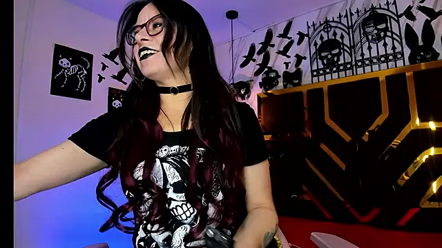 Evangelinejoness  online show from 4, 11, 2025