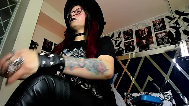 Evangelinejoness  online show from 10, 2, 2026