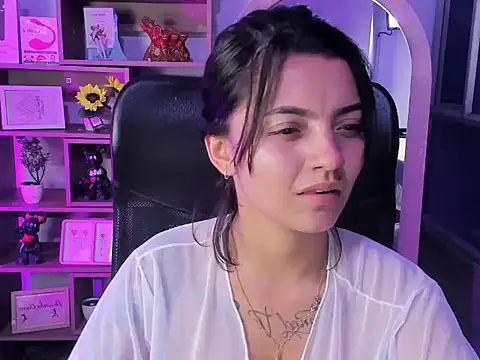 Liisaa Kiss online show from 28, 11, 2025