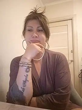 Snapshot of Ambika_beauty chatting on 5, 12, 2025 Ambika beauty online show from 5, 12, 2025