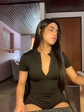 LunaMoore Pink online show from 19, 11, 2025