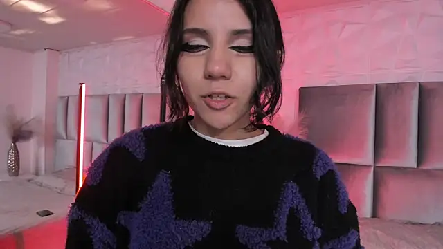 Snapshot of HollyPeach chatting on 28, 4, 2026 HollyPeach online show from 28, 4, 2026