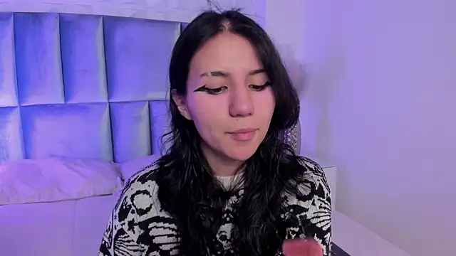 Snapshot of HollyPeach chatting on 14, 5, 2026 HollyPeach online show from 14, 5, 2026