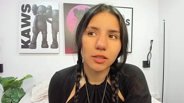 Snapshot of HollyPeach chatting on 15, 6, 2026 HollyPeach online show from 15, 6, 2026