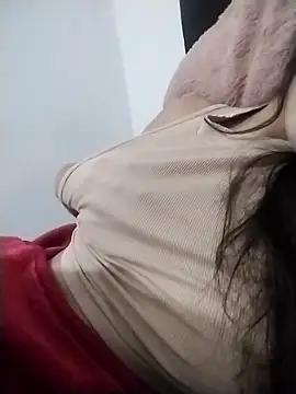 Snapshot of Thaila-Aurora chatting on 28, 10, 2025 Thaila-Aurora online show from 28, 10, 2025