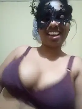 Expose Queen online show from 5, 2, 2026