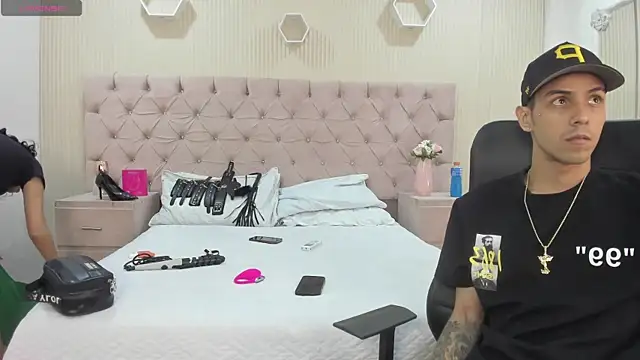 DerryAndIzzy online show from 21, 5, 2026