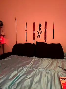 MiniMonroe online show from 26, 11, 2025