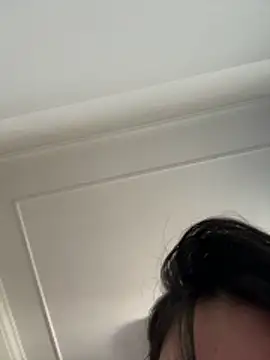 yiyi 3523 online show from 10, 3, 2026