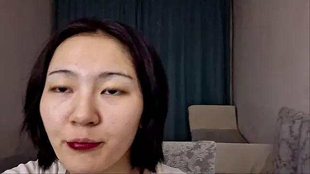 Snapshot of Lyndasilk chatting on 10, 5, 2026 Lyndasilk online show from 10, 5, 2026