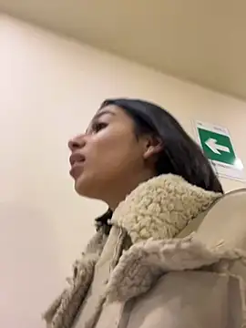 AlyssaRay online show from 25, 3, 2026