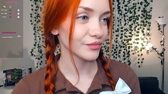 Snapshot of Foxy_blush chatting on 28, 10, 2025 Foxy blush online show from 28, 10, 2025