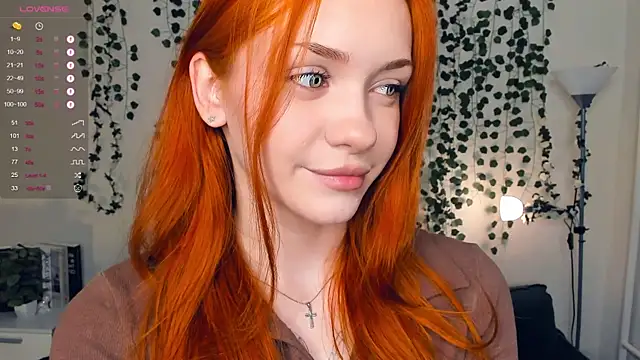 Snapshot of Foxy_blush chatting on 5, 11, 2025 Foxy blush online show from 5, 11, 2025