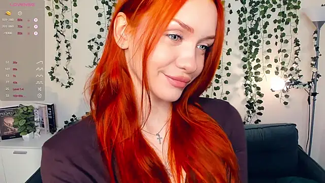 Snapshot of Foxy_blush chatting on 7, 11, 2025 Foxy blush online show from 7, 11, 2025