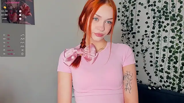 Snapshot of Foxy_blush chatting on 15, 11, 2025 Foxy blush online show from 15, 11, 2025