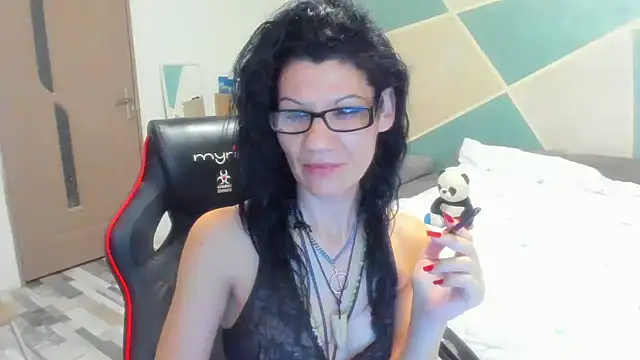 SweetSin40 online show from 4, 4, 2026