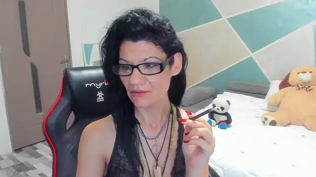 SweetSin40 online show from 5, 4, 2026