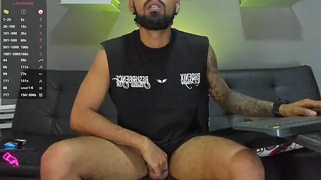 Snapshot of black_kameron_ chatting on 28, 10, 2025 black kameron online show from 28, 10, 2025