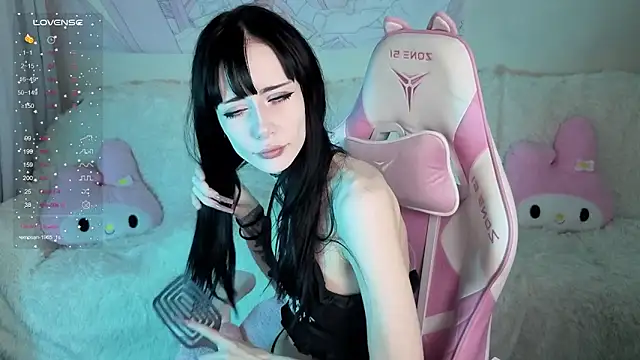 Snapshot of MiranaLieberttt chatting on 1, 12, 2025 MiranaLieberttt online show from 1, 12, 2025
