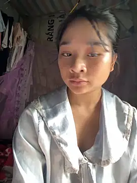Linh-xxx online show from 13, 10, 2025