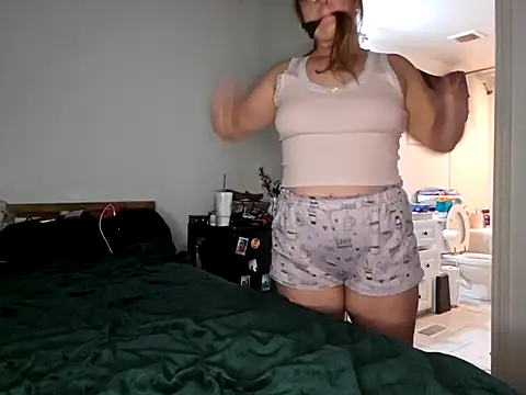 mommiixpooks online show from 13, 10, 2025