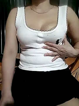 Snapshot of LalayCii chatting on 15, 10, 2025 LalayCii online show from 15, 10, 2025