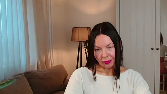 LittleNicolee online show from 15, 12, 2025