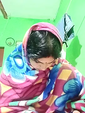 Karishma cute online show from 7, 11, 2025