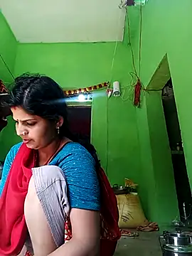 Karishma cute online show from 4, 12, 2025