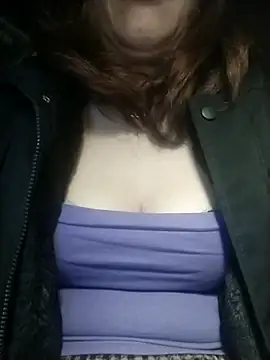 YiyinLy online show from 19, 12, 2025