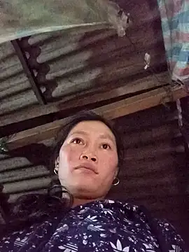 Snapshot of siusiu-00 chatting on 13, 10, 2025 siusiu-00 online show from 13, 10, 2025