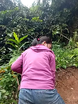 Snapshot of siusiu-00 chatting on 5, 12, 2025 siusiu-00 online show from 5, 12, 2025