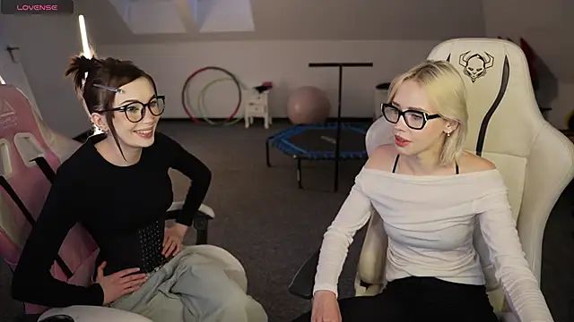 Snapshot of Jessica_start chatting on 27, 11, 2025 Jessica start online show from 27, 11, 2025